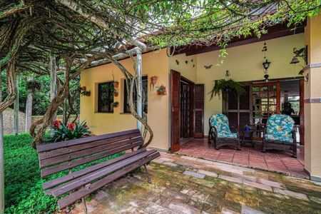 7_photo/94cf00fdab.6b2453e70642c87c-ATLAS-c3b7c16d-4a86-4a3b-aeb7-46c67f272eb9.jpg de casa de condomínio à venda com 3 quartos, 480m² em Residencial Euroville, Carapicuíba