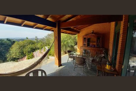 8_photo/94cf00feb7.66fcc92b62920e23-ATLAS-65a3e3f7-7bc8-4247-84ed-aed5ddb14453.jpg de casa de condomínio à venda com 3 quartos, 530m² em Granja Viana, Carapicuíba