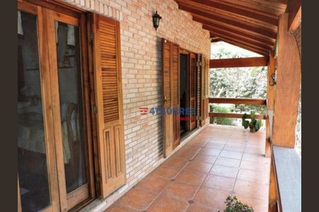 21_photo/94cf00ff35.9146dca98cf4b993-ATLAS-7a40c541-aa7d-4848-a5a0-0133cde4ea1b.jpg de casa à venda com 5 quartos, 530m² em Chácara Vale do Rio Cotia, Carapicuíba