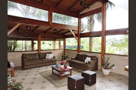 1_photo/94cf00ff35.9146dca98cf4b993-ATLAS-a1871b0a-c6e7-42a2-ab8e-281a98b91a98.jpg de casa à venda com 5 quartos, 530m² em Chácara Vale do Rio Cotia, Carapicuíba