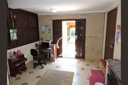 20_photo/94cf00ff35.a3d3d11ed843f05f-ATLAS-017b835c-107c-4b2f-8c5b-f7cd2514dcaa.jpg de casa à venda com 5 quartos, 530m² em Chácara Vale do Rio Cotia, Carapicuíba