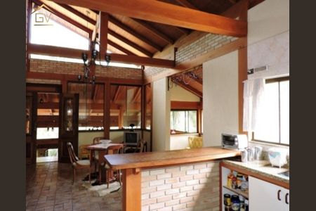 5_photo/94cf00ff35.b88c9f23dde11cca-ATLAS-ac0188fb-26c7-46b1-8cf6-1a178b59ae98.jpg de casa à venda com 5 quartos, 530m² em Chácara Vale do Rio Cotia, Carapicuíba