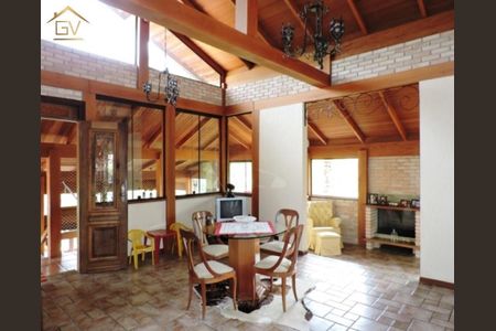 3_photo/94cf00ff35.b88c9f23dde11cca-ATLAS-c8666185-8c54-4471-84ae-c8cbe45fd5c7.jpg de casa à venda com 5 quartos, 530m² em Chácara Vale do Rio Cotia, Carapicuíba