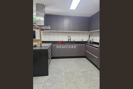 18_photo/94cf010687.93b8fa184532727f-ATLAS-aaecc6c5-9e98-4fc8-a640-20d115ee3f2a.jpg de casa de condomínio à venda com 3 quartos, 210m² em Chácara do Peroba, Barueri