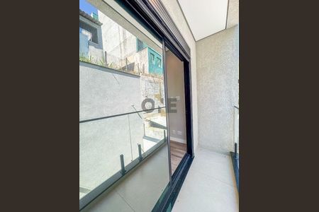 36_photo/94cf010a37.b5696f22bdf5eb27-ATLAS-e3b924f9-53e6-47f8-8d82-ed41d737ea3c.jpg de casa à venda com 3 quartos, 138m² em Jardim Maria Helena, Barueri