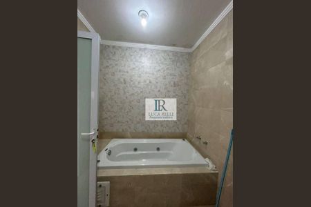 5_photo/94cf010a85.b37fb779aadef412-ATLAS-e2b778de-15b0-4783-bfe2-fd0e1871654f.jpg de casa à venda com 3 quartos, 270m² em Vila do Conde, Barueri