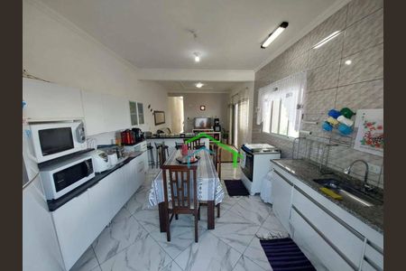 5_photo/94cf010a91.7e2ea02b9085bf9d-ATLAS-28af1f8f-db60-4a26-b920-769fe37c3601.jpg de casa à venda com 4 quartos, 347m² em Vila do Conde, Barueri