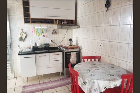 6_photo/94cf010f03.7e2ea02b9085bf9d-ATLAS-6da236e7-b70b-49cd-bb2f-a4835c671db7.jpg de casa à venda com 3 quartos, 330m² em Parque Viana, Barueri