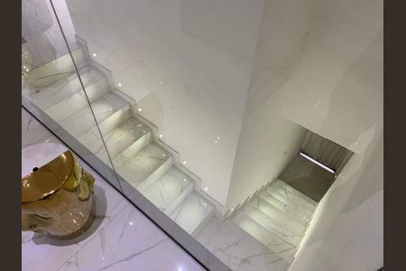 23_photo/94cf010f25.a9fe67ee86852afe-ATLAS-b1e621e6-5789-4cad-9864-7b17de06fc7e.jpg de casa à venda com 9 quartos, 250m² em Parque Viana, Barueri