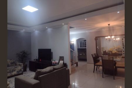 12_photo/94cf010f55.08798e92c4495a9b-ATLAS-052af73a-10ba-4a66-a4d7-f5a42e28ca7d.jpg de casa à venda com 3 quartos, 298m² em Votupoca, Barueri