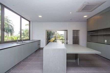 3_photo/94cf0113f1.ceff8192393c33de-ATLAS-24a45ff9-2511-469c-b78d-e26e5d04531e.jpg de casa à venda com 5 quartos, 2077m² em Jardim Itaparica, Barueri