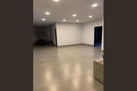 3_photo/94cf011afb.ceff8192393c33de-ATLAS-361dd7bd-ebd8-4530-a015-3c7cc0b8cabe.jpg de casa à venda com 3 quartos, 306m² em Residencia, Barueri