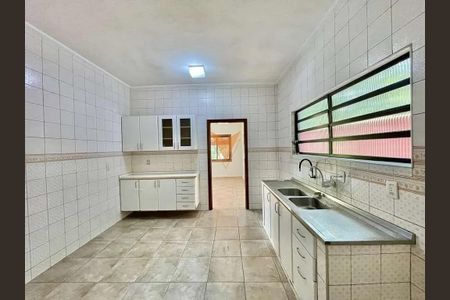 17_photo/94cf011b93.23354b4687691e22-ATLAS-bed8681a-3b8c-4e52-aee6-8459a3357bf8.jpg de casa à venda com 5 quartos, 360m² em São Fernando Residencia, Barueri