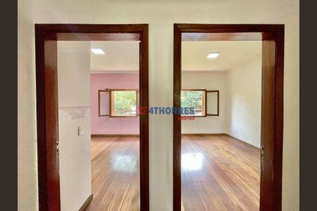 10_photo/94cf011bc5.b341d98dfc7fcb37-ATLAS-dbde121b-63cc-4948-a0cf-5b73a5ff794a.jpg de casa à venda com 5 quartos, 360m² em São Fernando Residencia, Barueri