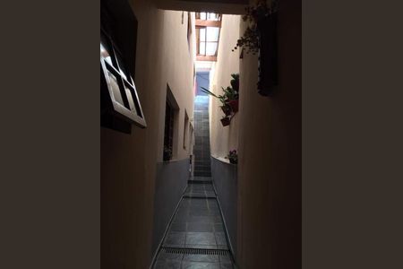 12_photo/94cf0140b3.68fea5cf95d25830-ATLAS-a026fb7f-a4ea-4bd1-9e3b-a7726aeac135.jpg de casa à venda com 3 quartos, 300m² em Parque dos Camargos, Barueri