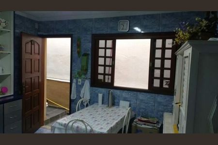 26_photo/94cf0140b3.68fea5cf95d25830-ATLAS-ddd579bf-3179-4dfa-867a-7f9f3ce9f673.jpg de casa à venda com 3 quartos, 300m² em Parque dos Camargos, Barueri