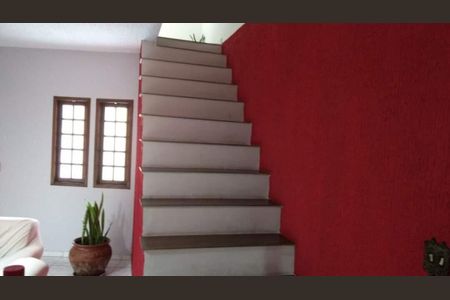 5_photo/94cf0142bf.3ce4fa8b9b20e98d-ATLAS-6237dcf7-efd3-4109-a217-d87342c523e0.jpg de casa à venda com 6 quartos, 300m² em Jardim Tupa, Barueri