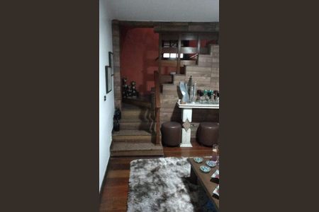 6_photo/94cf0142bf.3ce4fa8b9b20e98d-ATLAS-935fcf74-98d4-4b75-9c72-ce6a98d0a078.jpg de casa à venda com 6 quartos, 300m² em Jardim Tupa, Barueri