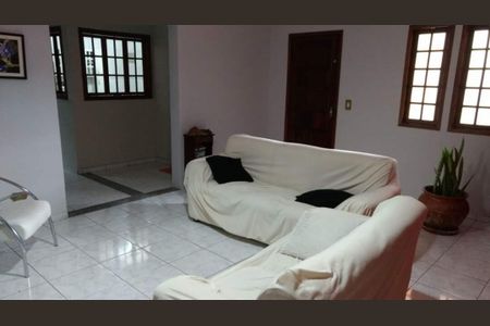 2_photo/94cf0142bf.3ce4fa8b9b20e98d-ATLAS-9cf5f373-a0e2-4f24-a32e-61a030edb3da.jpg de casa à venda com 6 quartos, 300m² em Jardim Tupa, Barueri