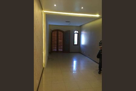 3_photo/94cf01591b.7a69ff73eb43ff8d-ATLAS-a58f695a-97e5-4a4e-b8d2-152a12e612d3.jpg de casa à venda com 3 quartos, 190m² em Jardim Audir, Barueri