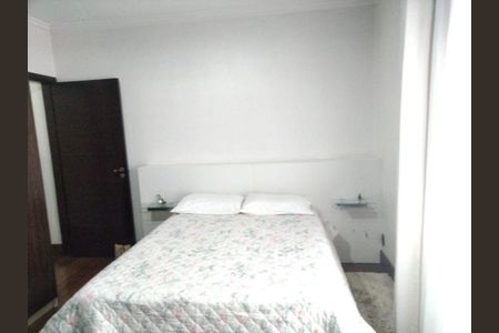 5_photo/94cf015949.7e2ea02b9085bf9d-ATLAS-10fda162-733e-446a-bed2-4f157e43e51e.jpg de casa à venda com 3 quartos, 250m² em Jardim Audir, Barueri