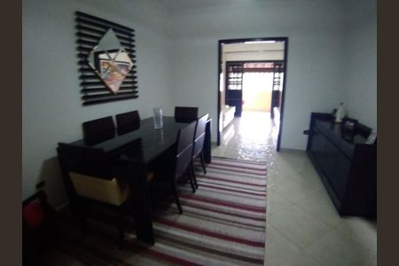 4_photo/94cf015949.7e2ea02b9085bf9d-ATLAS-2f8f4eba-8cae-4476-8ad6-32cff9500a54.jpg de casa à venda com 3 quartos, 250m² em Jardim Audir, Barueri