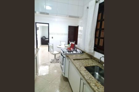 2_photo/94cf015949.7e2ea02b9085bf9d-ATLAS-62a9bc31-76ff-4f2d-82db-091a28d6bde9.jpg de casa à venda com 3 quartos, 250m² em Jardim Audir, Barueri