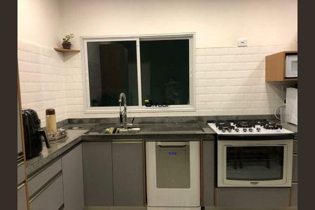 2_photo/94cf01598d.8f3f2a47dd94676f-ATLAS-3183a032-2276-4415-9b0a-b6efe69a3ef2.jpg de casa à venda com 3 quartos, 186m² em Jardim Silveira, Barueri