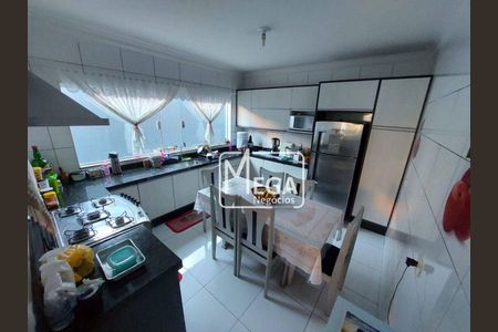 7_photo/94cf015c19.2f15d505e37c7ac5-ATLAS-89f14ac4-e4ef-4ac7-8adb-1f8fd24b1e76.jpg de casa à venda com 3 quartos, 285m² em Jardim Sao Jose, Barueri