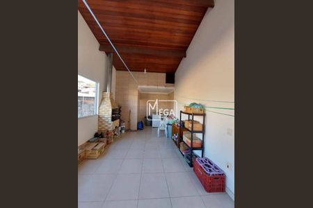 4_photo/94cf015c19.2f15d505e37c7ac5-ATLAS-a75f5bf6-b8ed-4eed-9fd3-d8e4d641fdc0.jpg de casa à venda com 3 quartos, 285m² em Jardim Sao Jose, Barueri