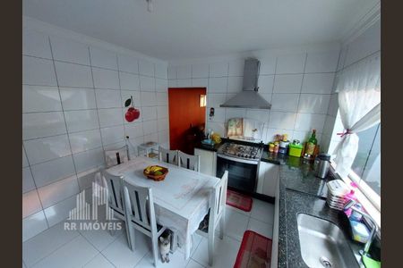 7_photo/94cf015e9f.2f15d505e37c7ac5-ATLAS-3c2682f6-6f8b-405e-bf56-30aed5ae409f.jpg de casa à venda com 3 quartos, 285m² em Jardim Audir, Barueri