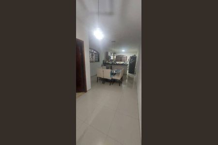 4_photo/94cf0187bd.15f4a19d538e62fb-ATLAS-7db2c598-0595-4cf0-8b0f-1ea6e1a169b7.jpg de casa à venda com 3 quartos, 180m² em Nova Aldeinha, Barueri