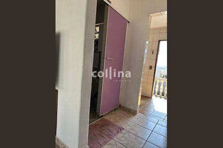 8_photo/94cf01961f.ceff8192393c33de-ATLAS-61339adb-0e00-41f2-aefc-e11fc191663d.jpg de casa à venda com 5 quartos, 175m² em Cidade Ariston Estela Azevedo, Carapicuíba