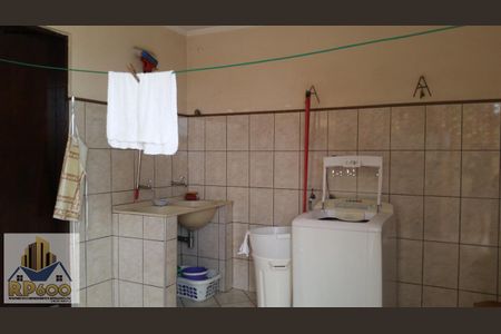 7_photo/94cf0196a7.83e14411c1323447-ATLAS-3d73eb5e-e46c-4e8e-ba77-814bed522dc4.jpg de casa à venda com 3 quartos, 245m² em Vila Santa Terezinha, Carapicuíba