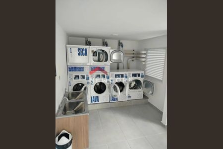 3_photo/94cf019997.93b8fa184532727f-ATLAS-ac8b7d3c-cea4-4680-b3ba-98a5af7fcdf5.jpg de apartamento à venda com 2 quartos, 34m² em Vila Sul Americana, Carapicuíba