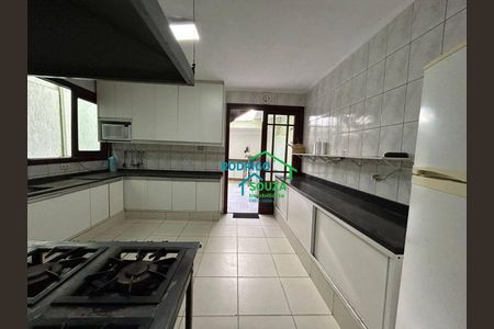 18_photo/94cf019a55.293beab597bfd217-ATLAS-ecf13754-7f9c-4065-a4c5-4e5294aecca3.jpg de casa para alugar com 3 quartos, 200m² em Vila Sul Americana, Carapicuíba