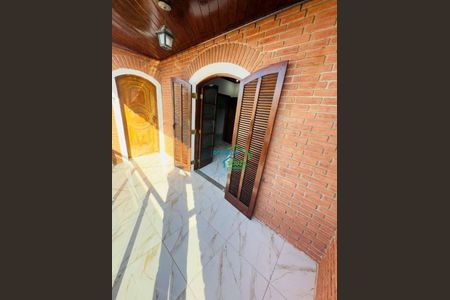 13_photo/94cf01b8fb.828c42750321378d-ATLAS-084e4747-6ada-486e-a627-6d7a5ee9d906.jpg de casa à venda com 4 quartos, 250m² em Jardim Ana Maria, Carapicuíba