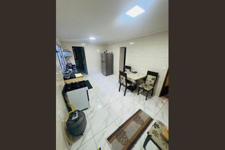 5_photo/94cf01c5ff.38153d79977beed0-ATLAS-4a1f8bbb-4c97-4c5a-9575-093f97aa2977.jpg de casa à venda com 4 quartos, 250m² em Jardim Ana Maria, Carapicuíba