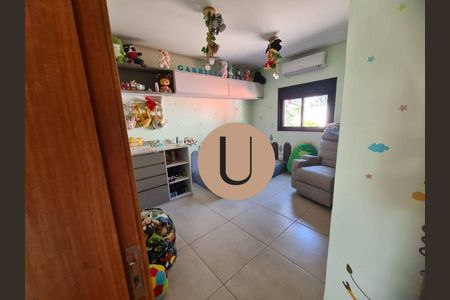 2_photo/94cf01c847.84a8f00df0fcd811-ATLAS-4ff986d0-a026-4c5d-82e5-767703552576.jpg de casa à venda com 4 quartos, 300m² em Jardim Angela Maria, Carapicuíba