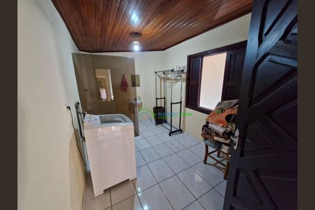 8_photo/94cf01c8a7.49e5f4e107e90c19-ATLAS-399c4592-917c-4107-8236-309ad5f81ea4.jpg de casa à venda com 2 quartos, 486m² em Jardim Angela Maria, Carapicuíba