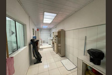 11_photo/94cf01ceb7.49d655132eb04021-ATLAS-ec2fcffb-2473-4da0-a32c-187c49aecb80.jpg de casa à venda com 3 quartos, 140m² em Jardim Angela Maria, Carapicuíba