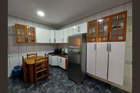 12_photo/94cf01d23d.fe96b63aec789ef1-ATLAS-6615ffd7-22e3-4996-ac3b-e14e95f37a29.jpg de casa à venda com 3 quartos, 196m² em Vila Janete, Carapicuíba