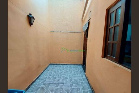 13_photo/94cf01d23d.fe96b63aec789ef1-ATLAS-e6ab7437-6404-435f-a637-9d152b136fdc.jpg de casa à venda com 3 quartos, 196m² em Vila Janete, Carapicuíba