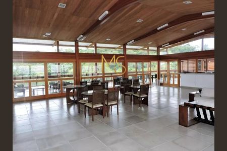 3_photo/94cf01e913.826aa08d214c4ef3-ATLAS-28079310-1329-4eec-9b6f-d19aaff90ced.jpg de casa para alugar com 4 quartos, 360m² em Vila Caldas, Carapicuíba