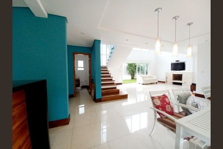 25_photo/94cf01e94d.2589b1fd00b31c34-ATLAS-29c1344e-38be-46c5-96b1-b557e02da7ab.jpg de casa para alugar com 3 quartos, 275m² em Vila Caldas, Carapicuíba