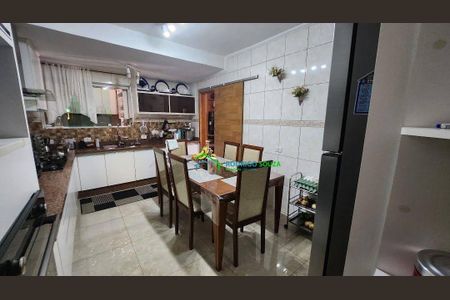 12_photo/94cf01ea41.3e1b4b7d4b39a1bc-ATLAS-be8c9e95-75a7-4b74-a098-b5f094e00dfb.jpg de casa à venda com 3 quartos, 260m² em Jardim das Belezas, Carapicuíba