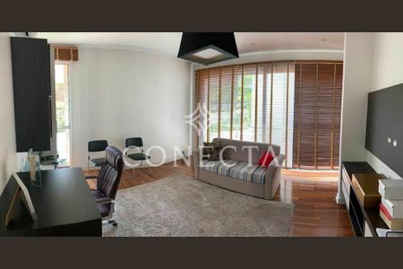 11_photo/94cf0205dd.54887b4dc90f8163-ATLAS-d3e96e1b-d7bb-4cf4-9ea6-314e8a7a61a5.jpg de casa à venda com 4 quartos, 790m² em Centro Comercial Jubran, Barueri