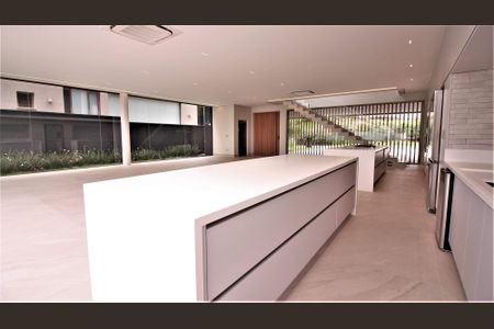 5_photo/94cf020895.1b71d68f7c24542f-ATLAS-679be589-d5a9-4804-ba6f-a4812d21f9e6.jpg de casa de condomínio à venda com 5 quartos, 510m² em Centro Comercial Jubran, Barueri