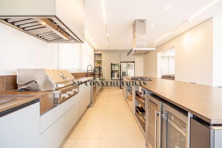 11_photo/94cf020f55.32c0035a2d7ec4b3-ATLAS-f123d836-e4b0-44ca-896d-5f9fe6700d1e.jpg de casa à venda com 5 quartos, 485m² em Barueri, Barueri