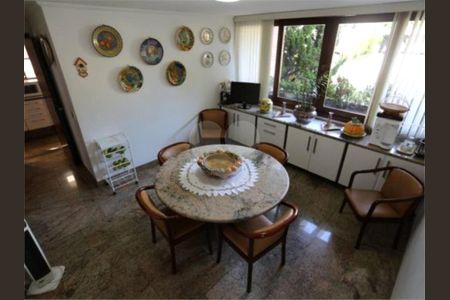 11_photo/94cf02151b.e6f02a1e96aef2b1-ATLAS-383f647e-d05a-40e5-a6ed-3aa1cb8bcf8e.jpg de casa de condomínio para alugar com 5 quartos, 900m² em Alphaville Residencial Um, Barueri